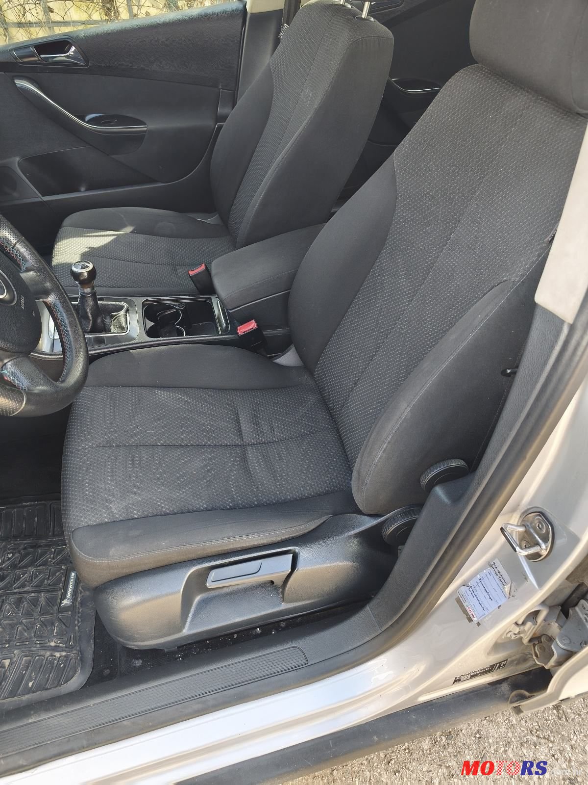 2006' Volkswagen Passat 1.9 Tdi photo #6