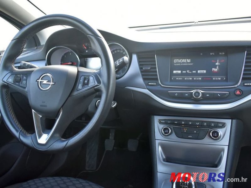 2017' Opel Astra Karavan photo #4