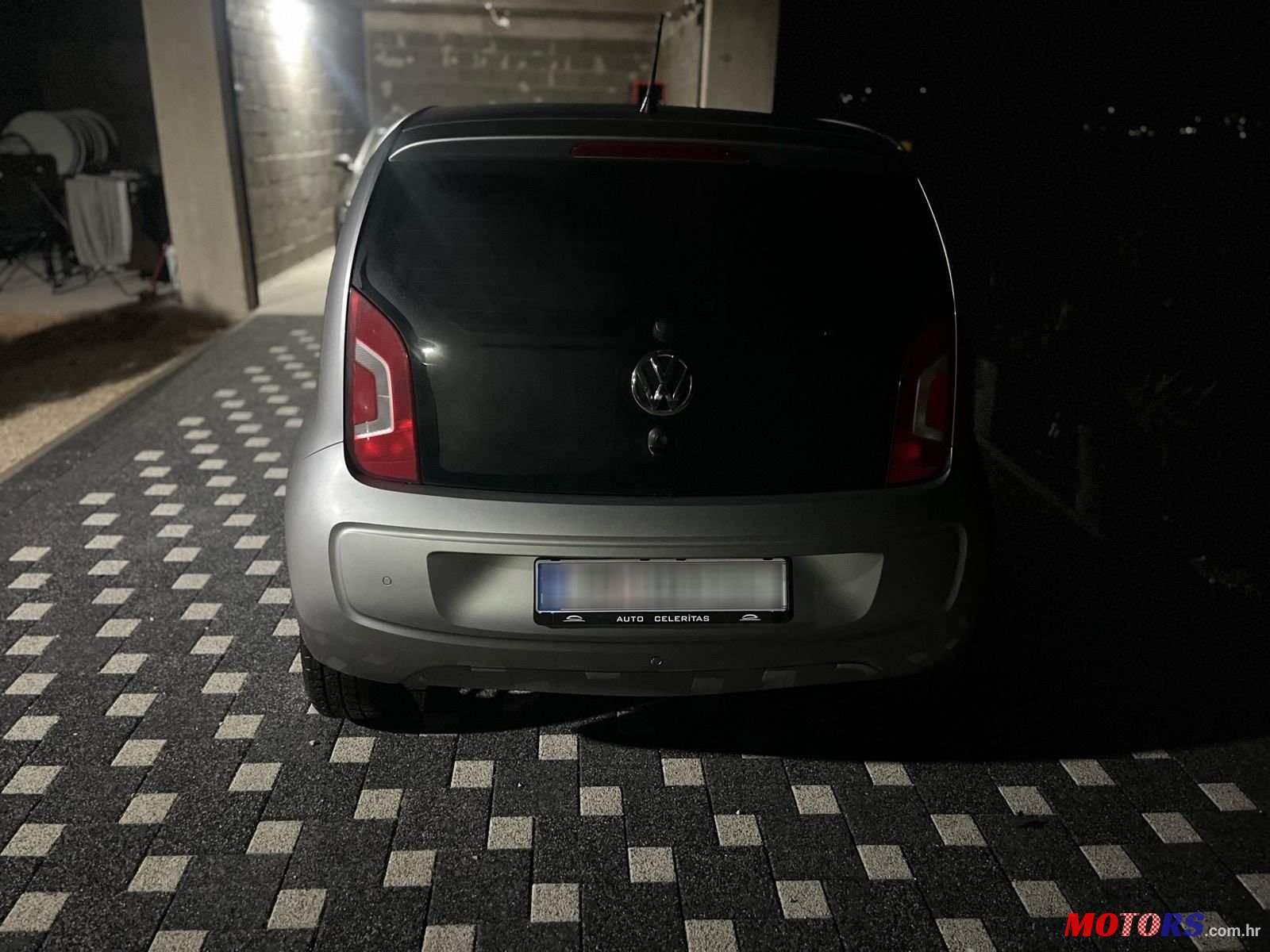 2014' Volkswagen Up! 1,0 Up! photo #5