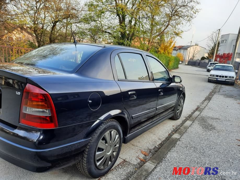 2003' Opel Astra Classic photo #5