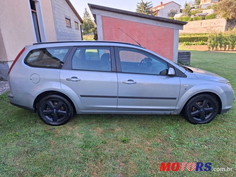 2005' Ford Focus Karavan photo #6