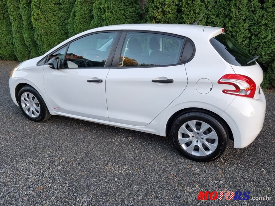 2014' Peugeot 208 1,0 Vti photo #4