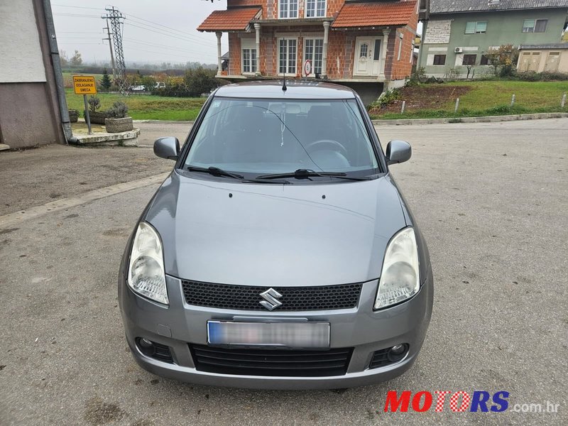 2010' Suzuki Swift 1,3 photo #2