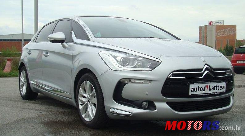 2012' Citroen DS5 1,6 E-Hdi photo #3