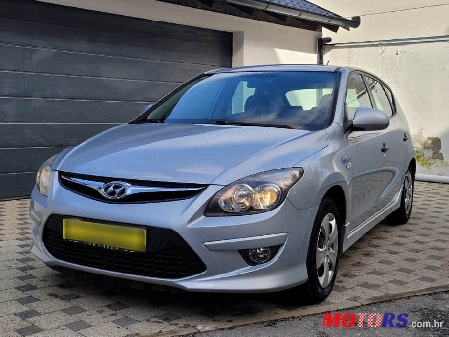 2011' Hyundai i30 Cw 1,6 Crdi photo #1