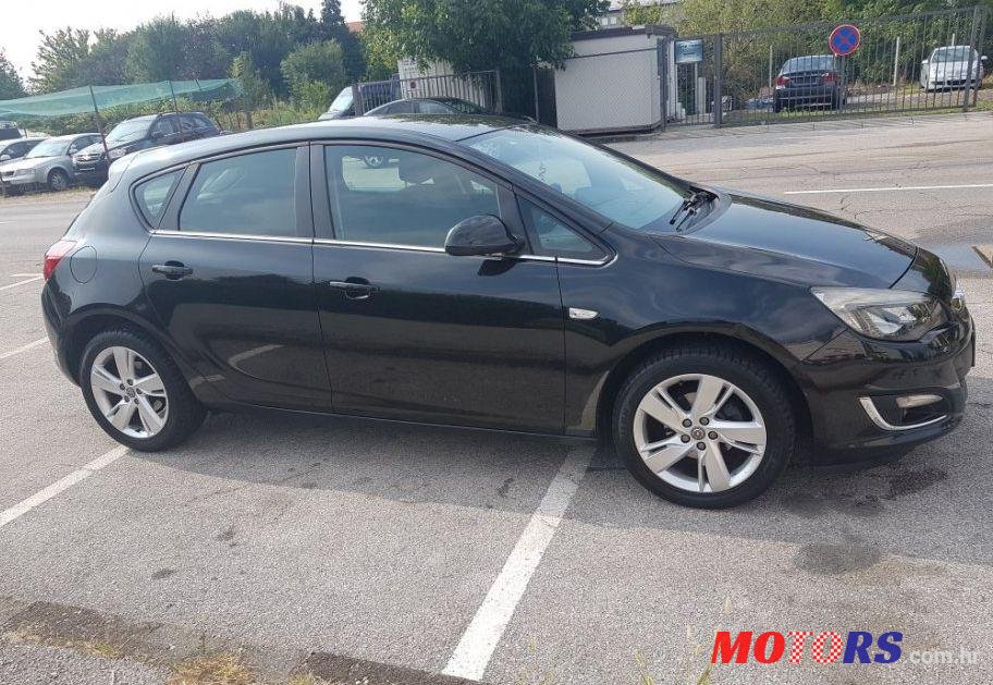 2013' Opel Astra 1.4  Turbo photo #1