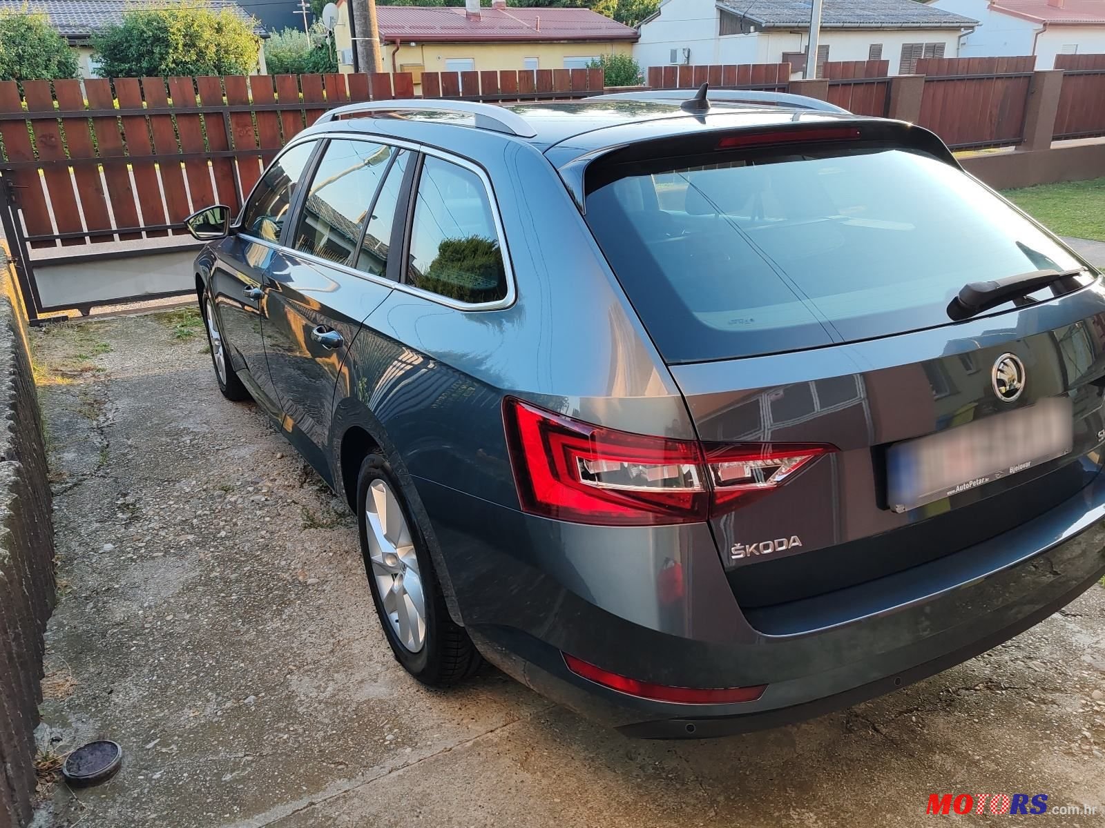2016' Skoda Superb Combi photo #3