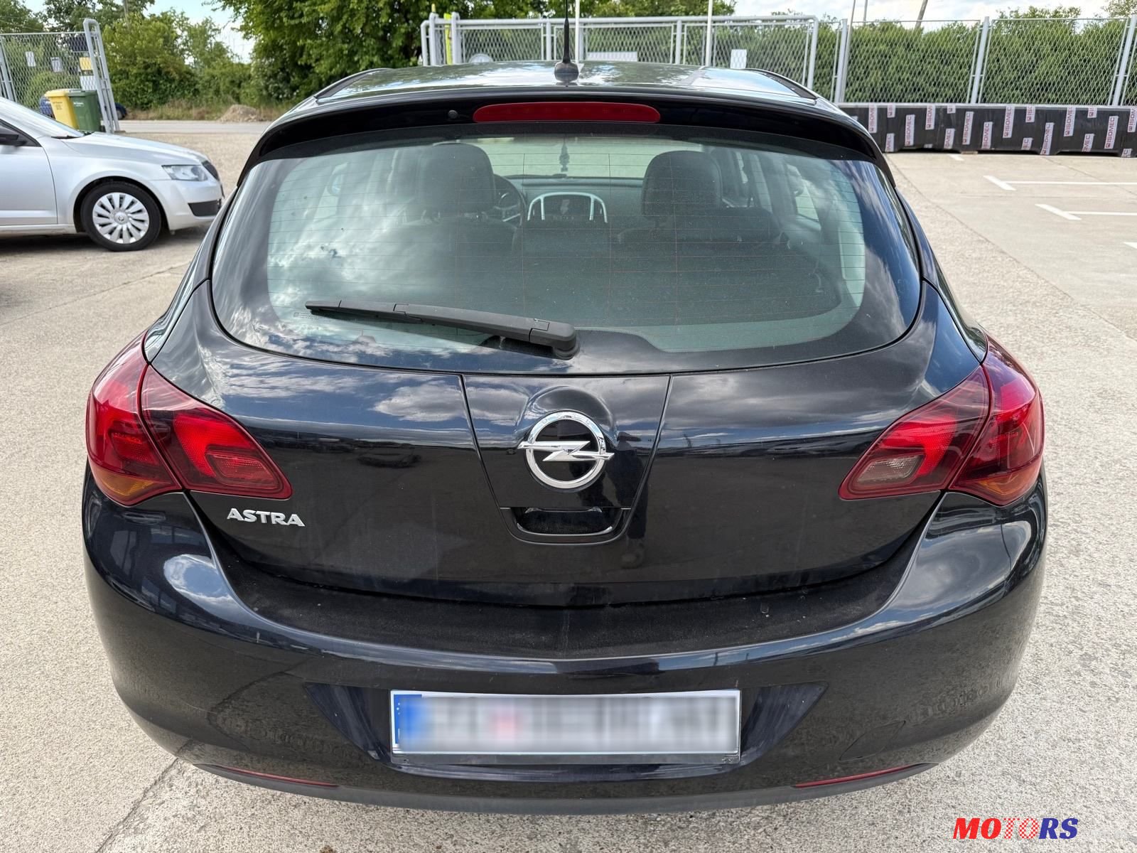 2010' Opel Astra 1,6 photo #2