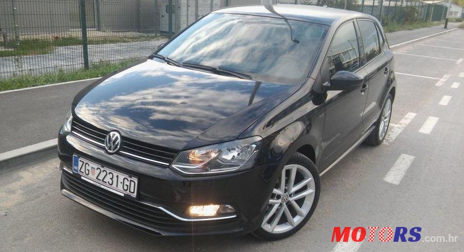 2016' Volkswagen Polo photo #2