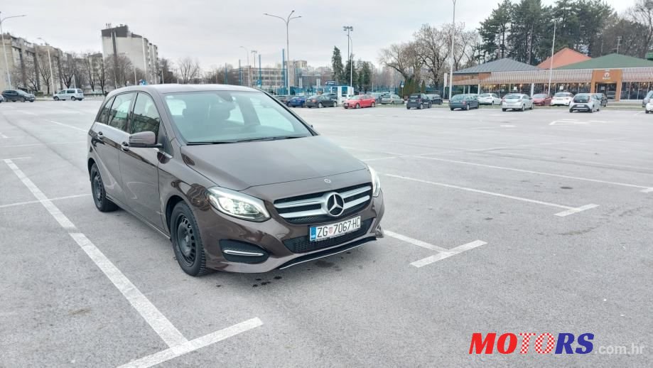 2018' Mercedes-Benz B-Klasa 180 photo #2