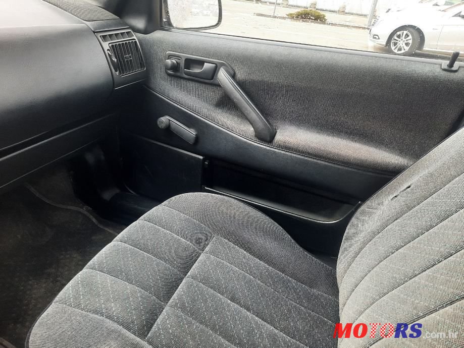 1991' Volkswagen Passat Cl Td photo #3