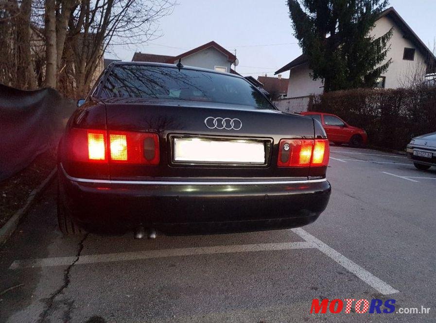 2000' Audi A8 2,5 V6 Tdi photo #2