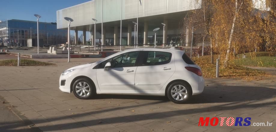 2012' Peugeot 308 photo #4