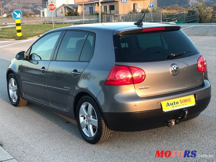 2008' Volkswagen Golf 5 1,9 Tdi photo #3
