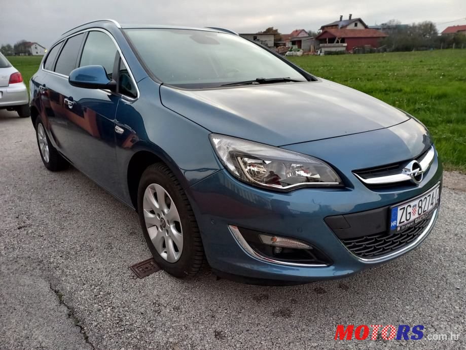 2016' Opel Astra Karavan photo #2