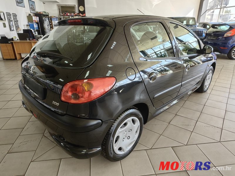 2005' Peugeot 206 206 1,4 photo #3