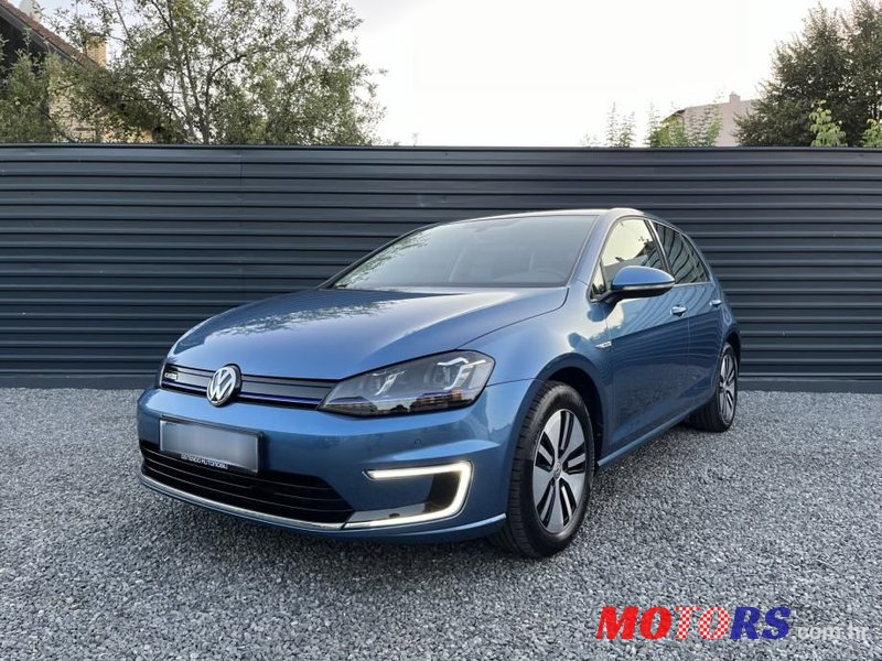 2015' Volkswagen Golf VII E-Golf photo #1