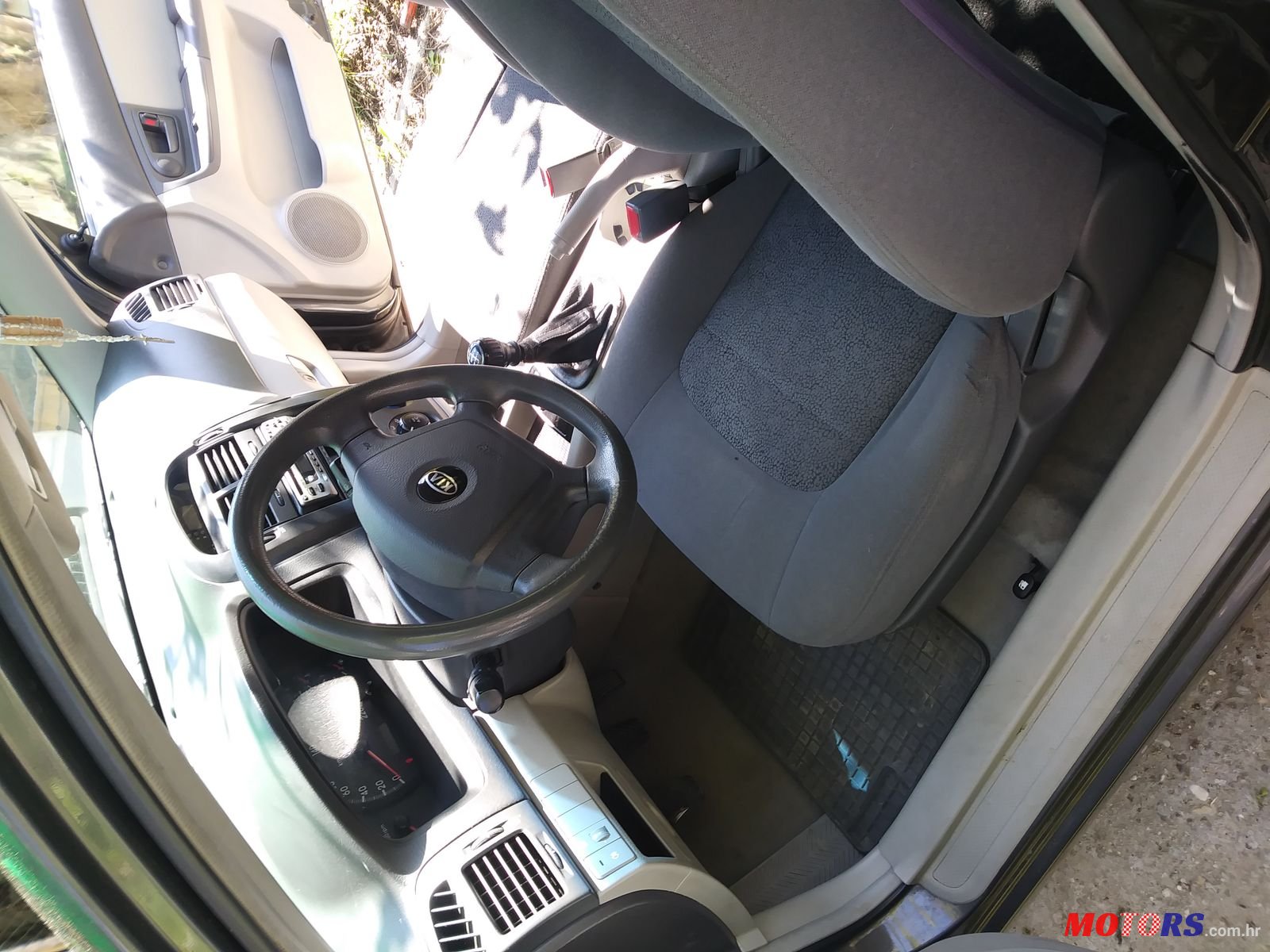 2005' Kia Cerato photo #2