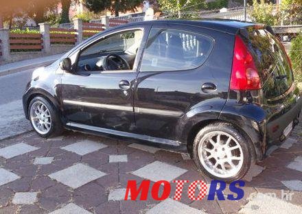 2009' Peugeot 107 1,0 photo #1