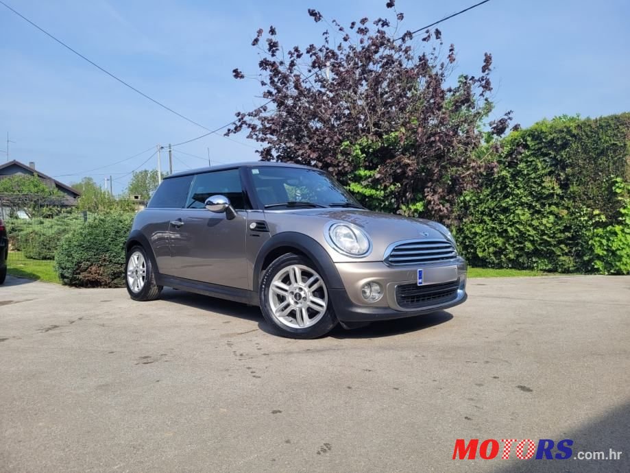 2013' MINI Cooper Cooper photo #5