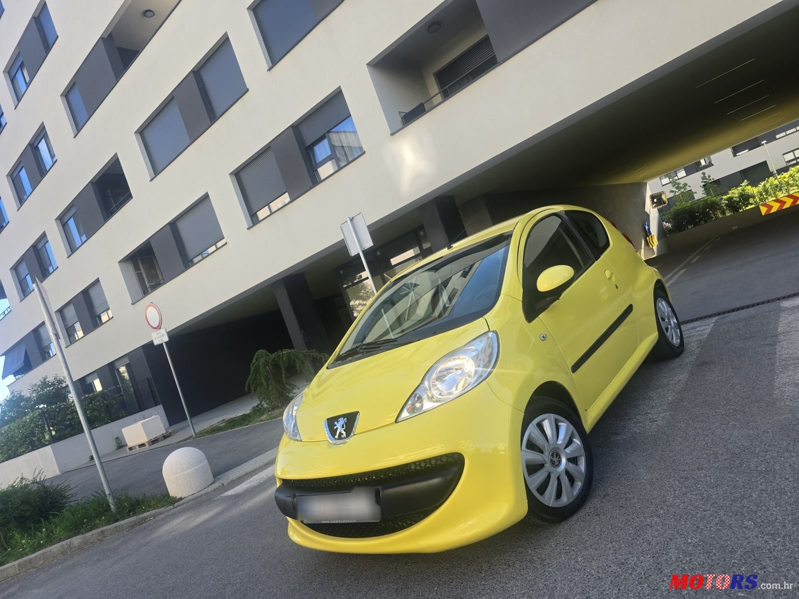 2006' Peugeot 107 1,0 2-Tronic photo #1