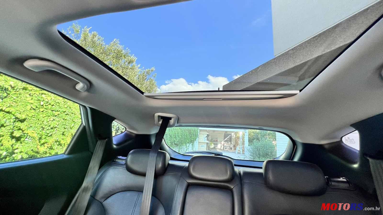 2011' Hyundai ix35 photo #6