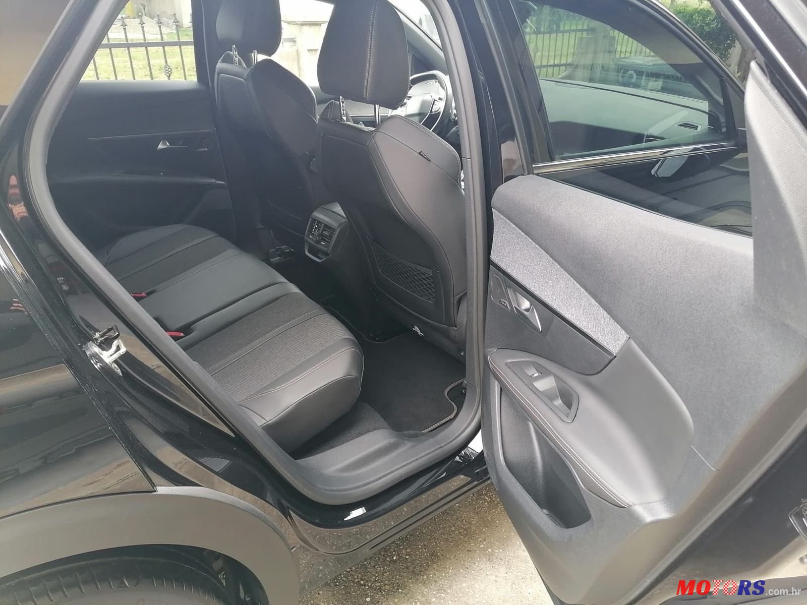 2018' Peugeot 3008 1,6 Bluehdi photo #4