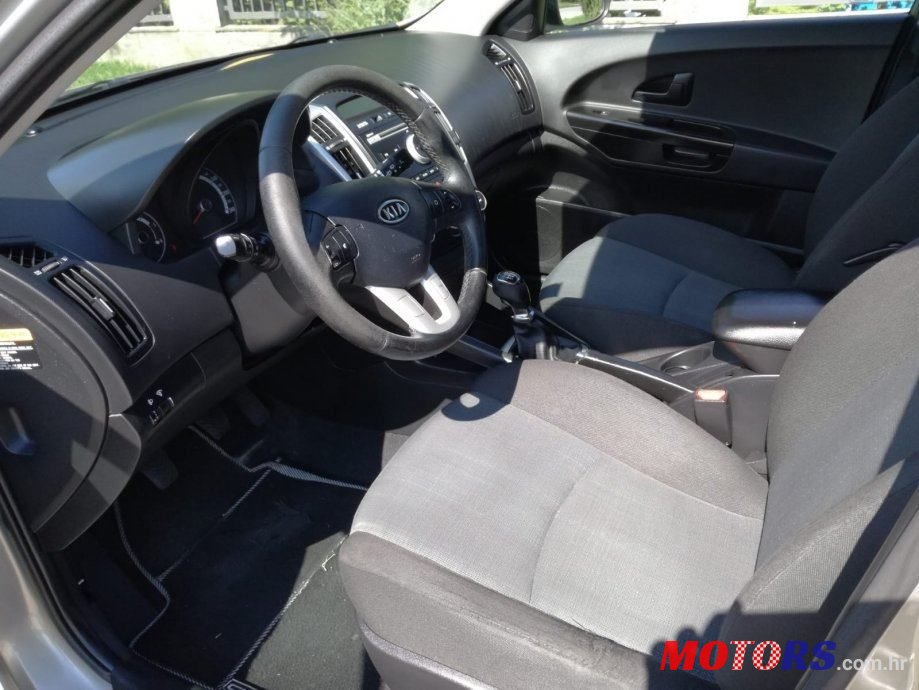 2010' Kia Ceed 1,6 Crdi photo #5