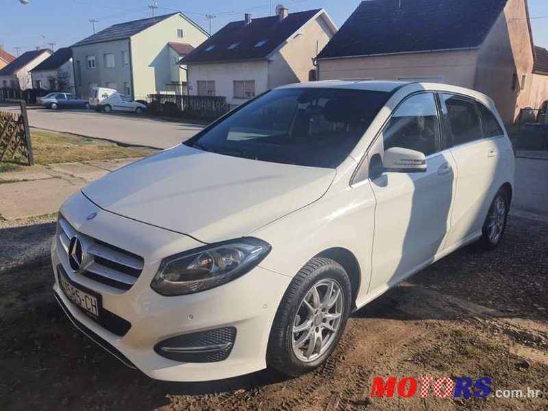 2015' Mercedes-Benz B-Klasa B 180 photo #1