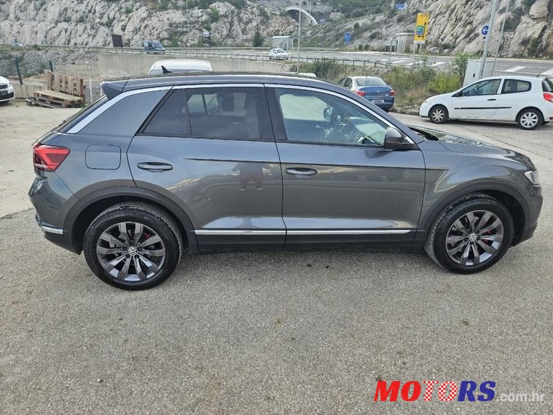 2019' Volkswagen T-Roc 2,0 photo #4