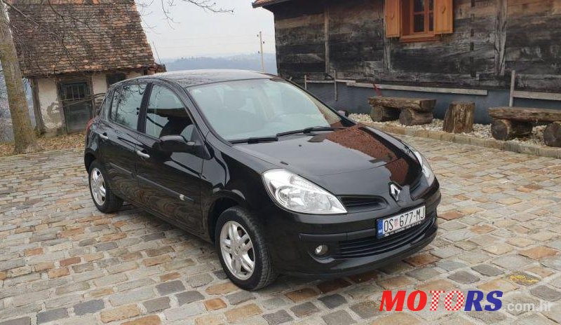 2008' Renault Clio 1,5 Dci photo #1