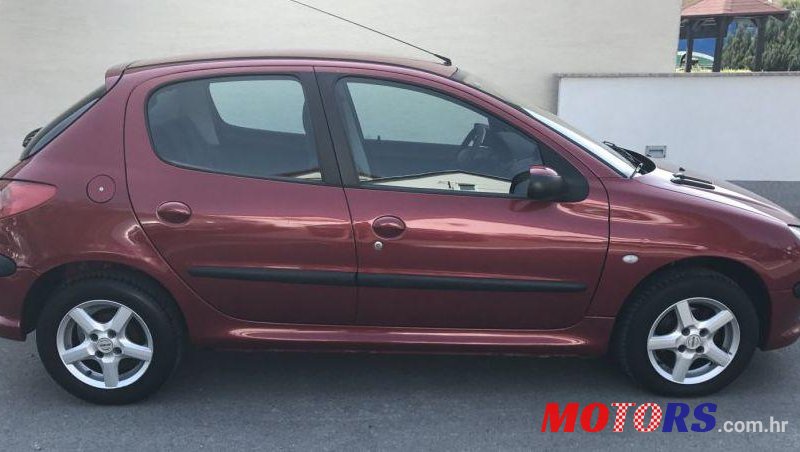 2003' Peugeot 206 206 1,4 Hdi photo #1