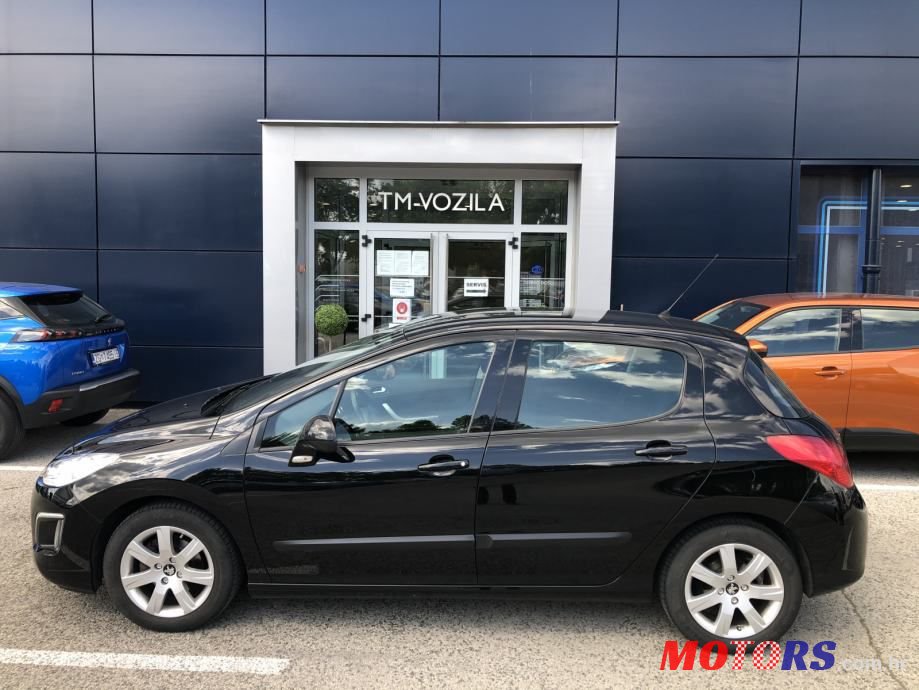 2013' Peugeot 308 photo #3