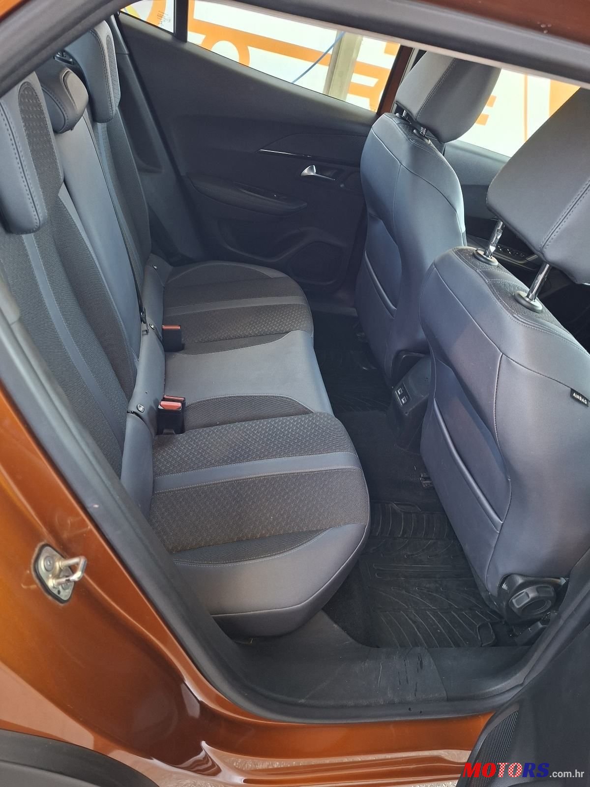2020' Peugeot 2008 1,2 Puretech photo #6