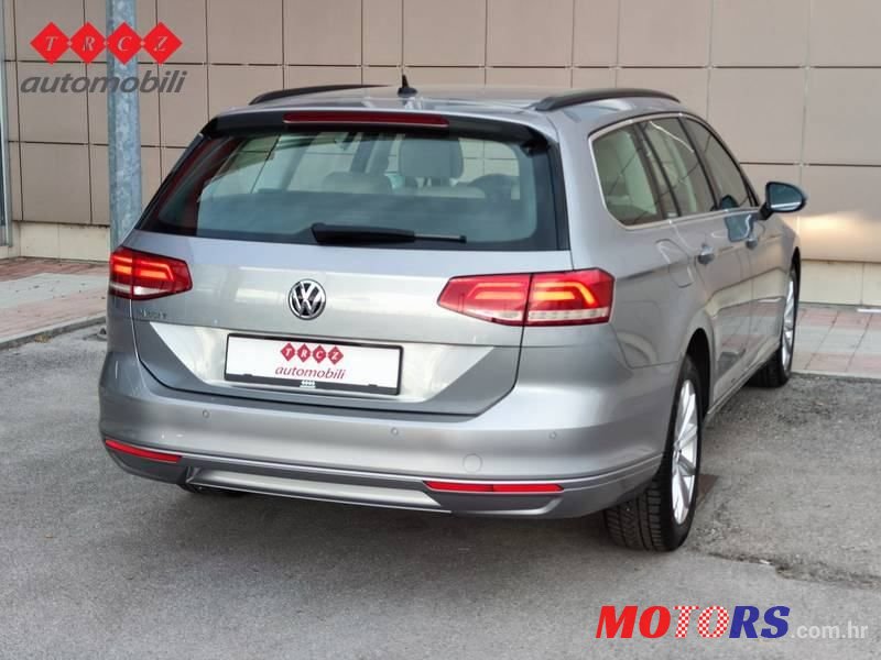 2018' Volkswagen Passat photo #2