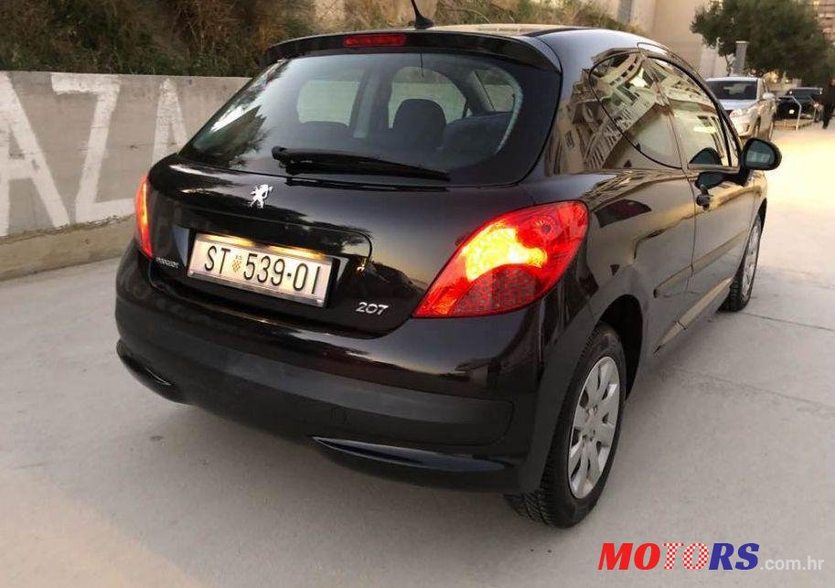 2006' Peugeot 207 1,4 16V photo #1
