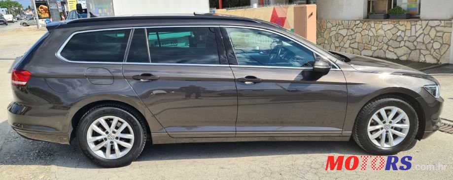 2018' Volkswagen Passat Variant photo #6