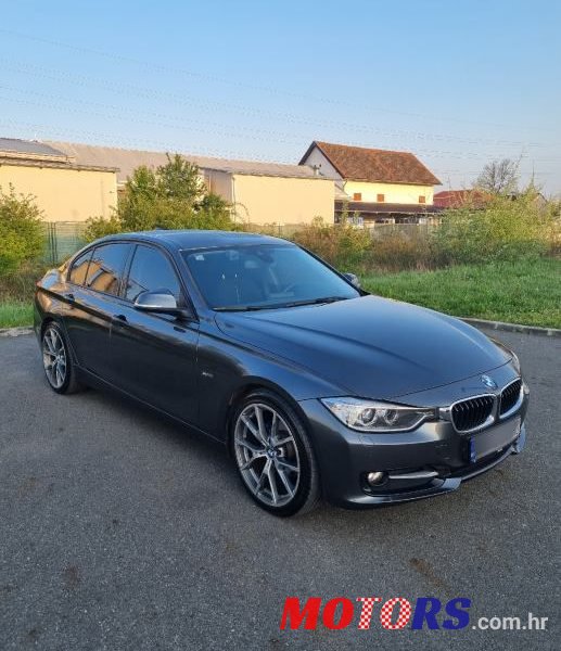 2015' BMW Serija 3 318Xd photo #4