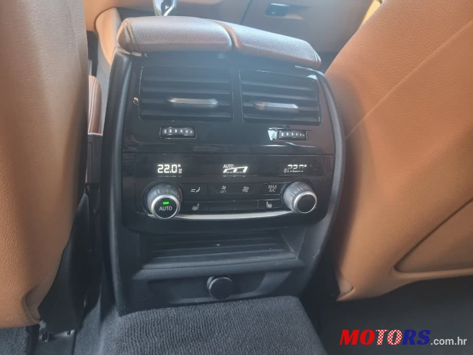 2017' BMW Serija 5 520D photo #4