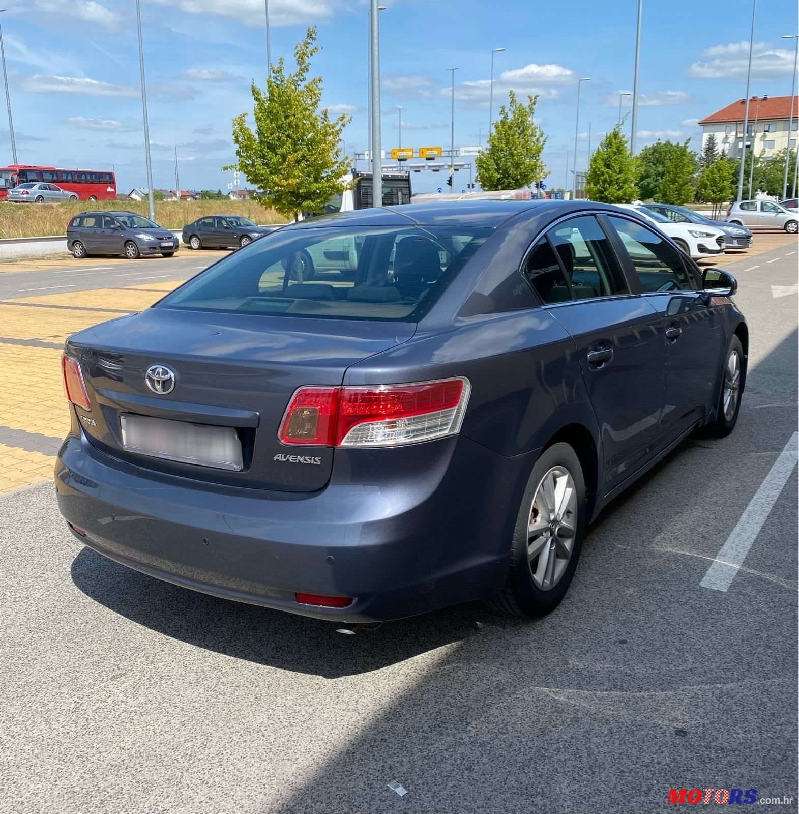 2010' Toyota Avensis 1,6 photo #5
