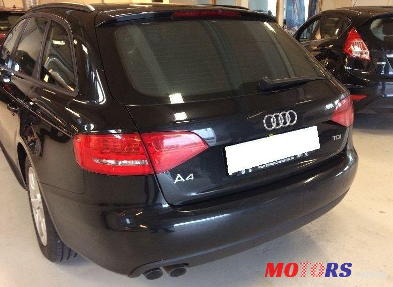 2011' Audi A4 Avant photo #3