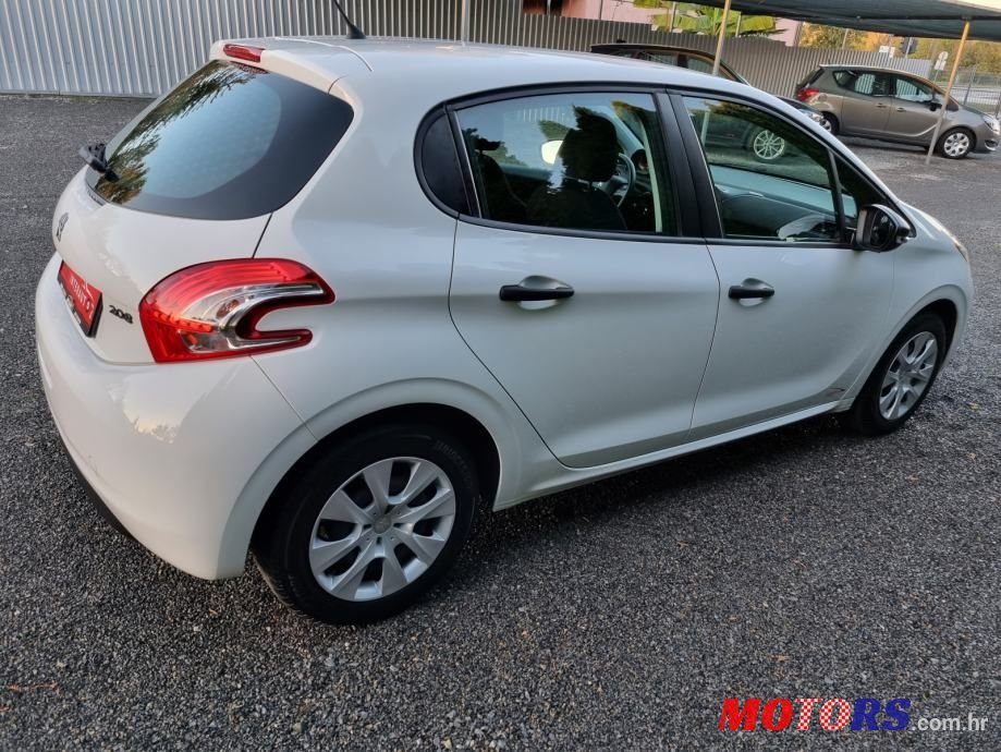 2014' Peugeot 208 1,0 Vti photo #5