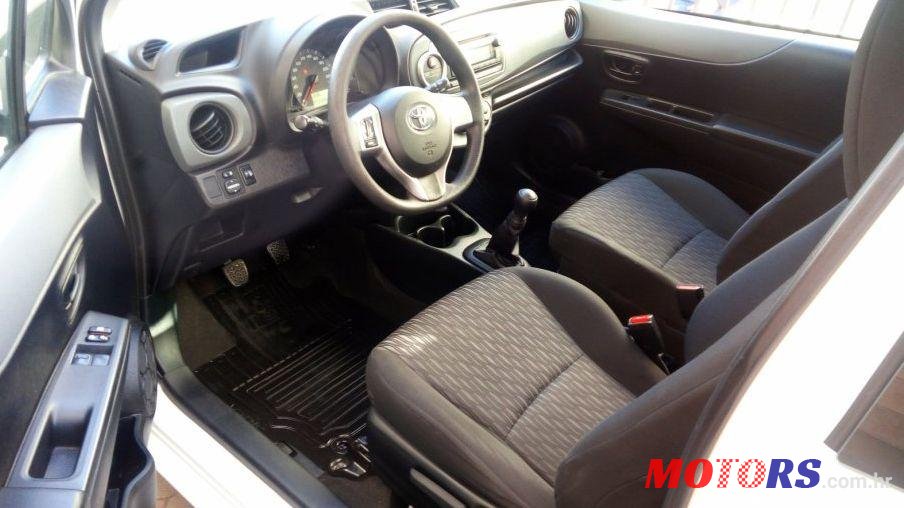 2012' Toyota Yaris 1,0 Vvt-I photo #1