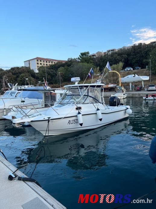 2009' Boston Whaler 235 conquest photo #1