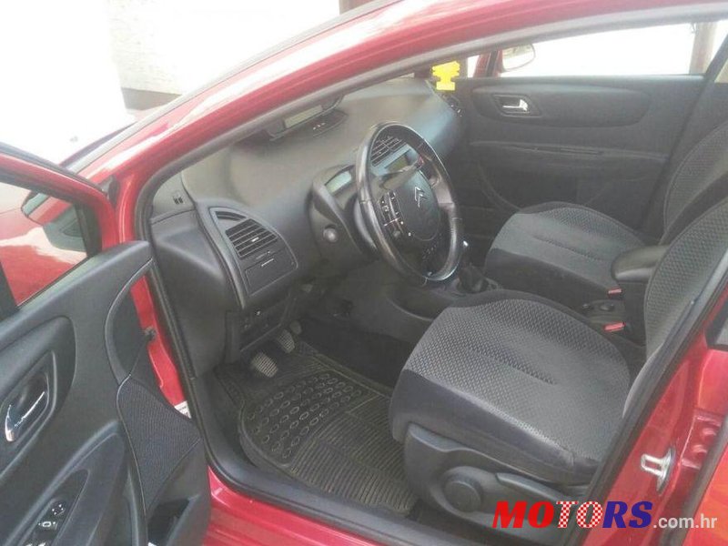 2006' Citroen C4 1,6 I 16V Sx photo #4