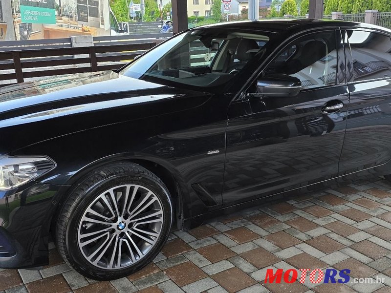 2017' BMW Serija 5 520D Xd photo #3