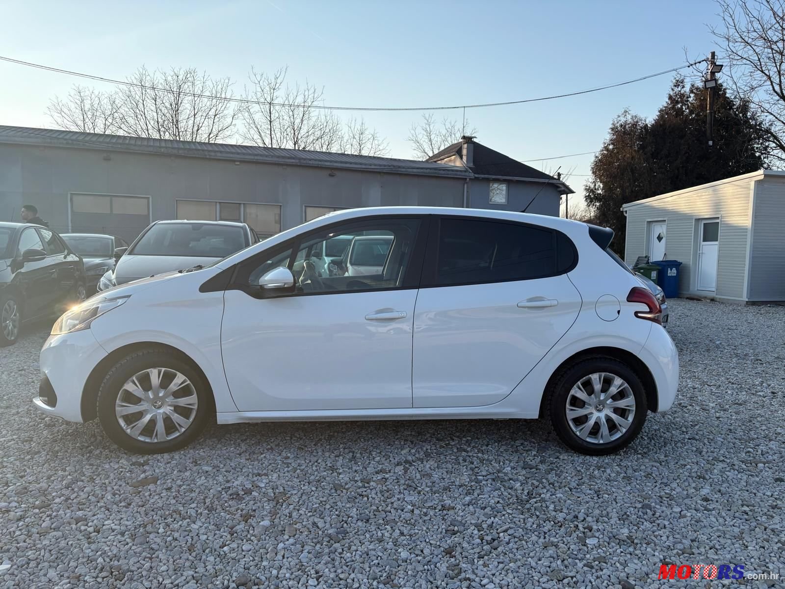 2017' Peugeot 208 1,6 Bluehdi photo #2