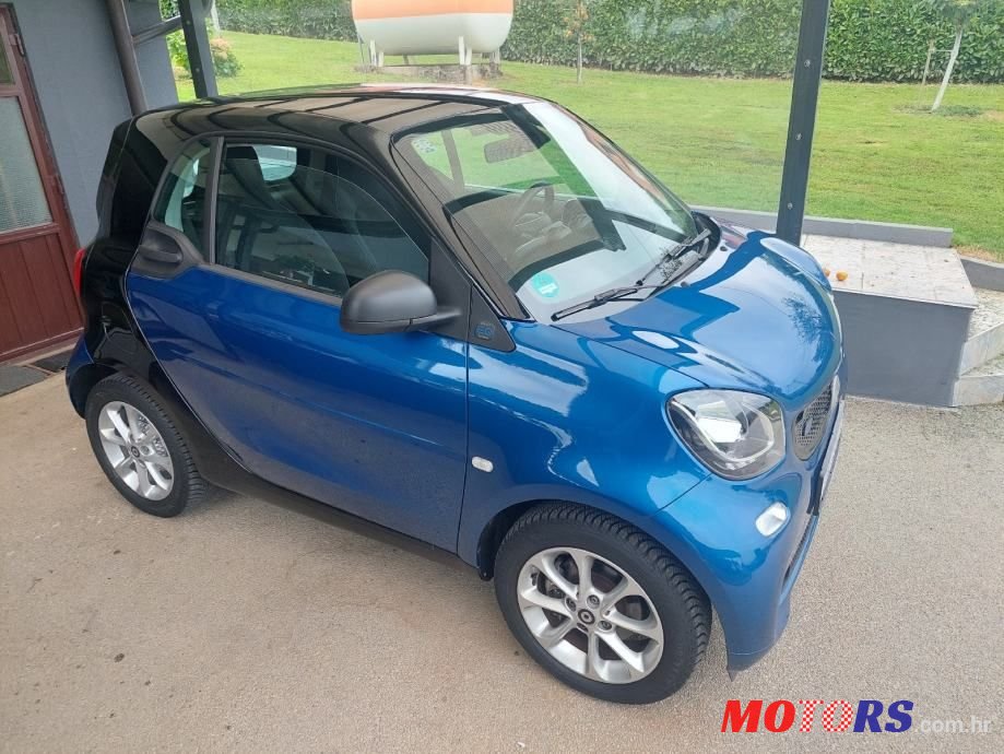 2019' Smart Fortwo Eq photo #3