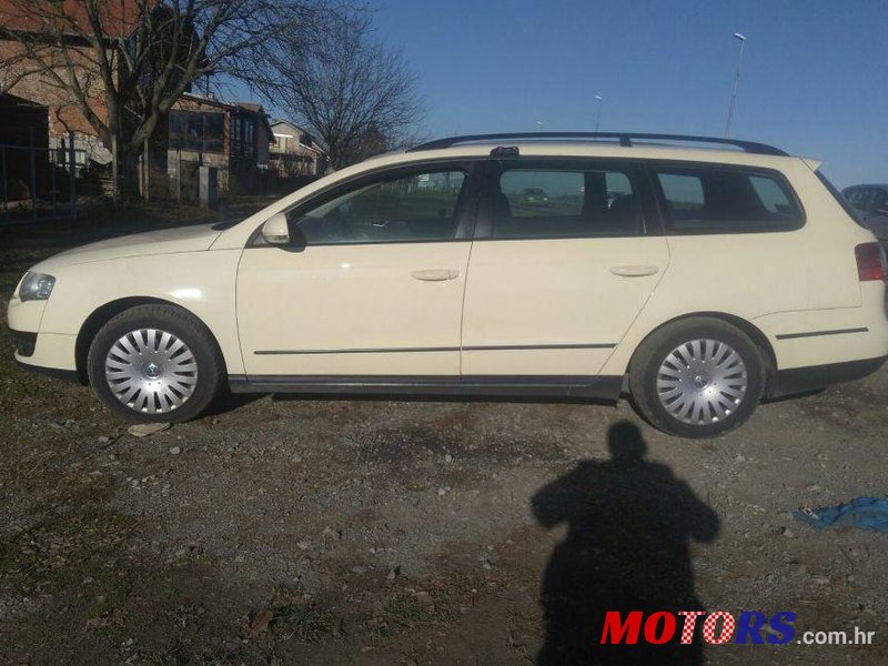 2010' Volkswagen Passat Variant 2,0 Tdi photo #2