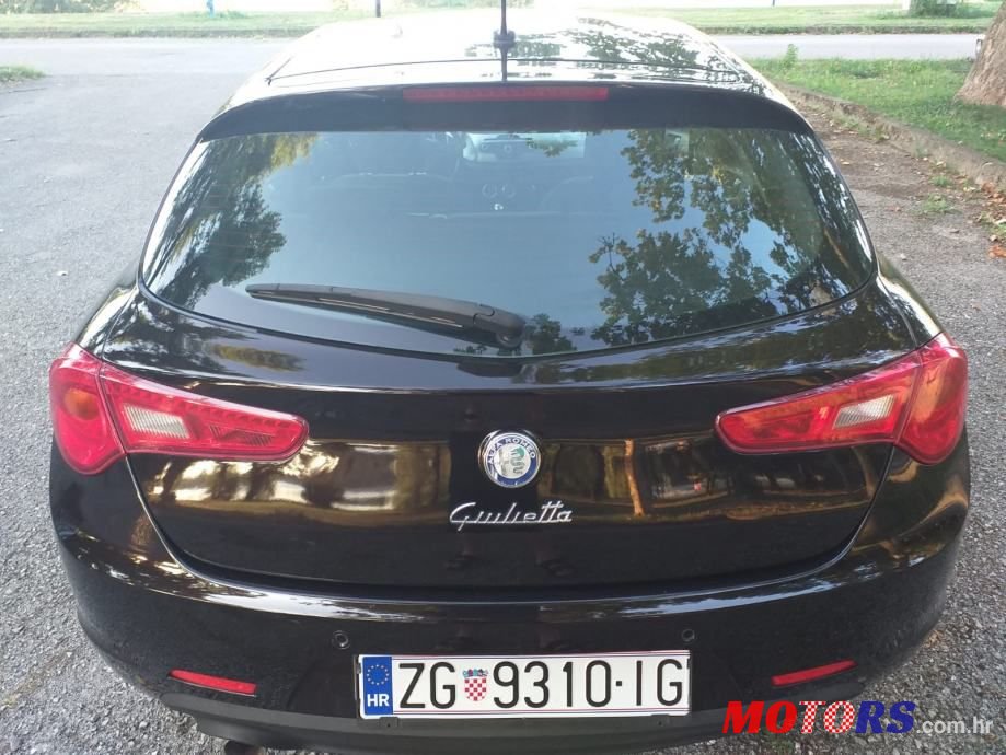 2012' Alfa Romeo Giulietta 1,6 photo #4